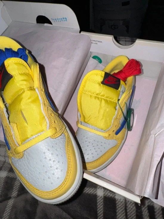 Nike Kids Low-Top Sneakers in Yellow, Blue & White - Picture 4 of 5